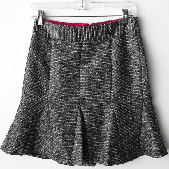 BANANA REPUBLIC Gray Metallic Skirt - Size 0 - Picture 4 of 7